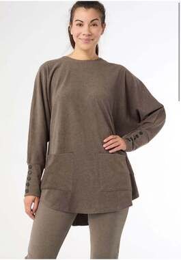 Weekend Brushed Sweater with Button Back-soft  – COCO + CARMEN,s/m